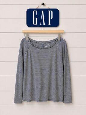 GAPFIT BREATHE – Navy & White Striped Long Sleeve Top (Size XL)